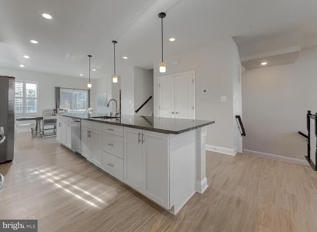 Building Photo - 23856 Myrtle Glen Way