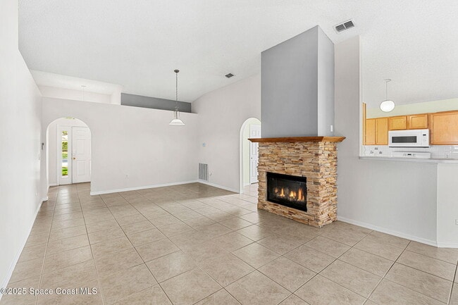 Building Photo - 2390 Savannah Blvd