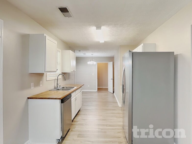 Building Photo - 1009 Butterfly Cove Way