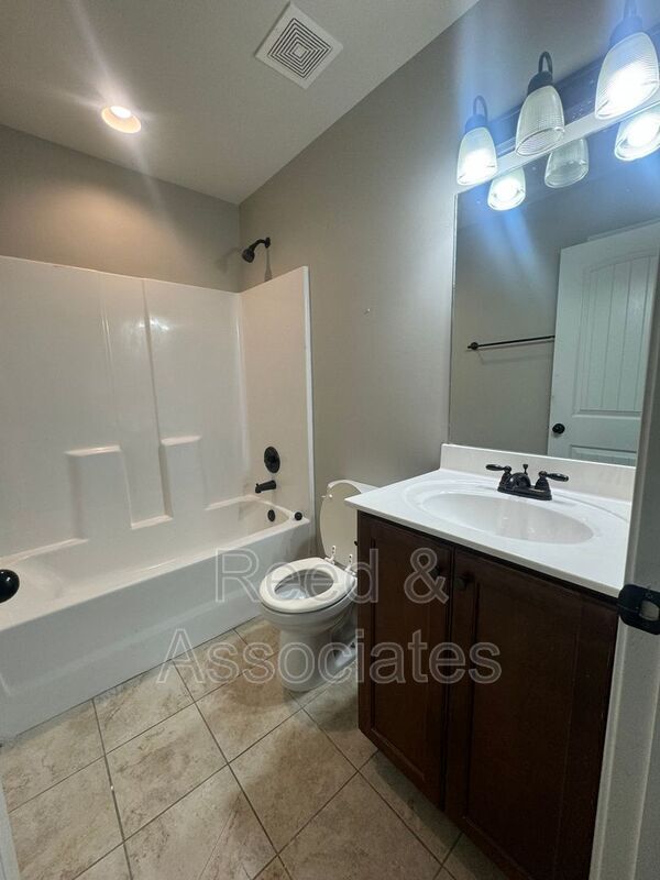 Building Photo - 1369 Switzer Dr