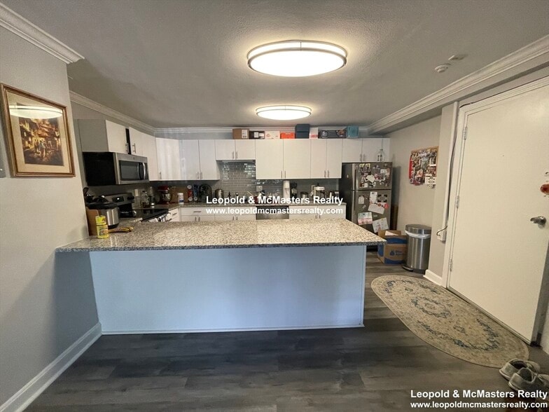 Building Photo - 811 Washington St