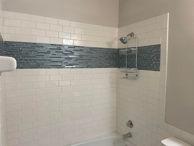 Building Photo - 1315 E Elmdale Ct