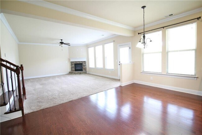 Building Photo - 1143 Park Hollow Ln NE