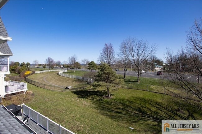 Building Photo - 98 S Shore Dr