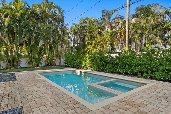 Building Photo - 3333 W Maritana Dr