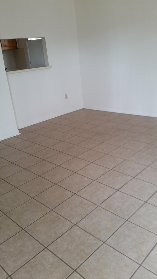 Building Photo - 112 Oak Ridge Ave