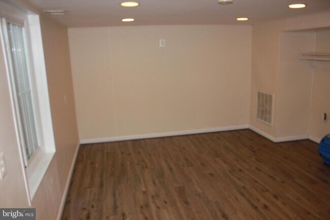 Building Photo - 3313 6th St S