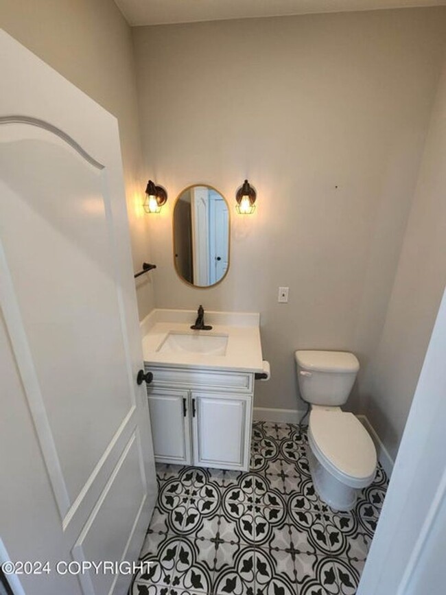 Building Photo - 6585 Beverly Hills Cir