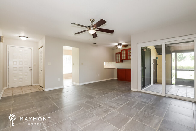Building Photo - Charming 2 Bedroom, 2 Bath Home