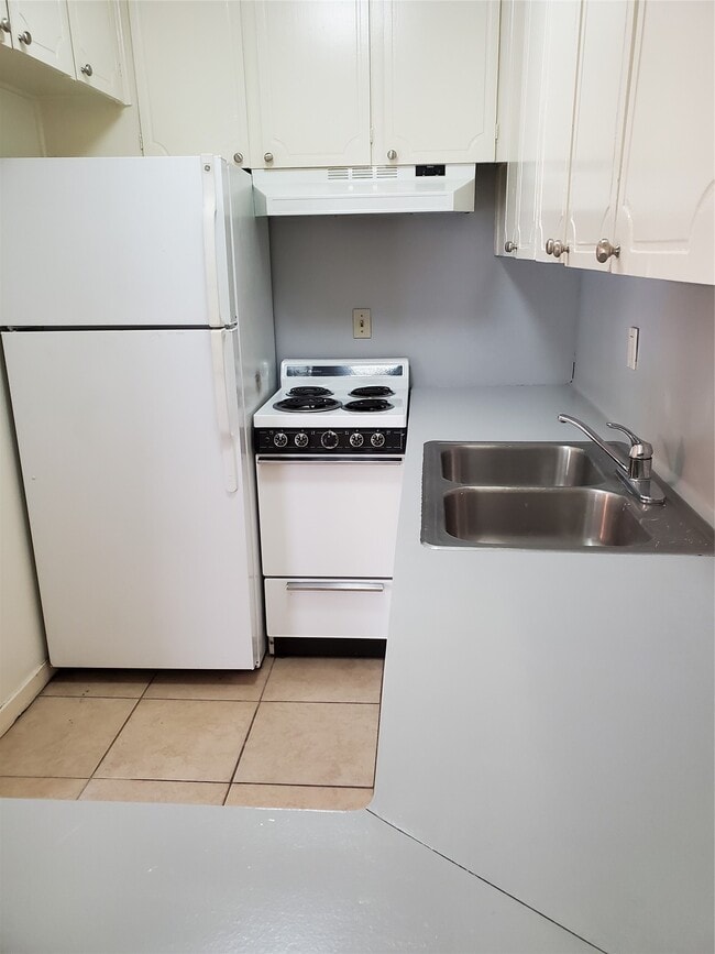 Building Photo - 3400 Timmons Ln