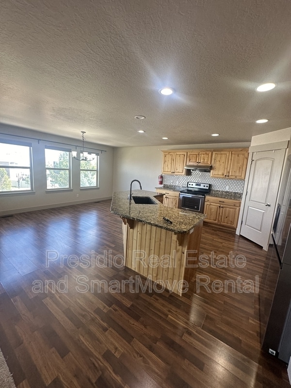 Building Photo - 14343 S Highfield Dr