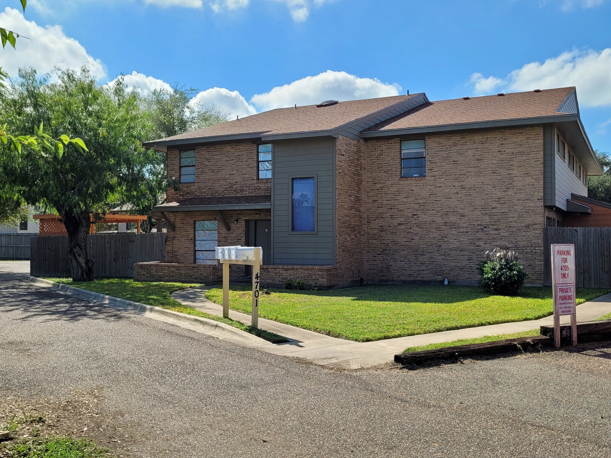 Building Photo - 4701 N 11th St