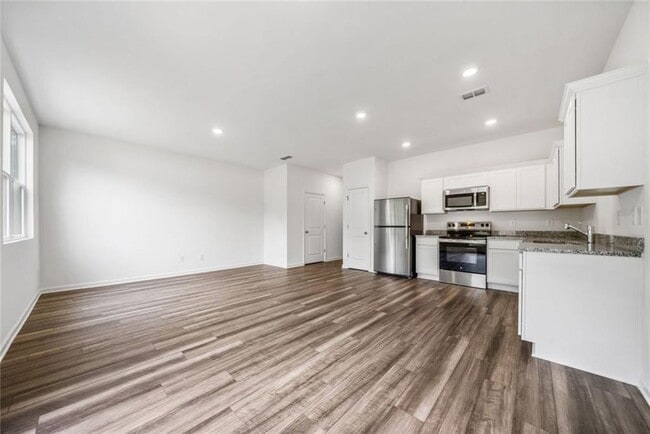 Building Photo - 602 Jervis Wy