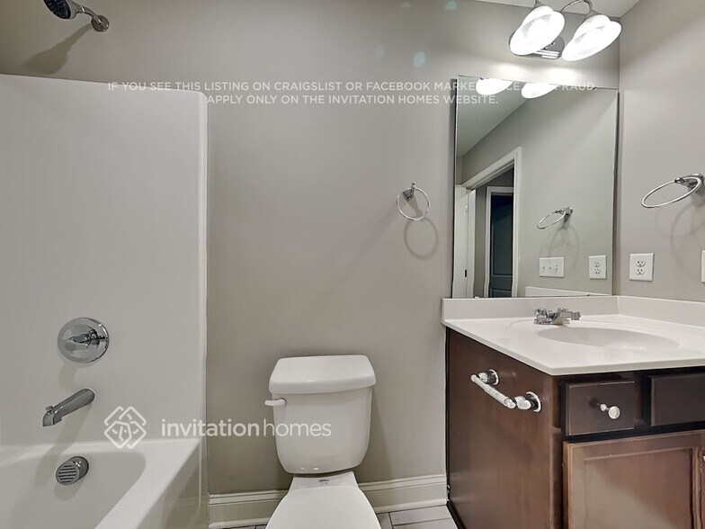 Building Photo - 5419 Roberta Crossing Dr