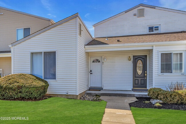 Building Photo - 67 Greenwood Dr