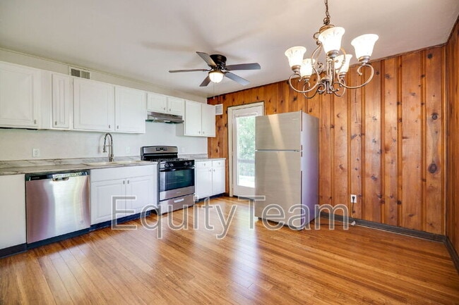 Building Photo - 9751 Marino Dr