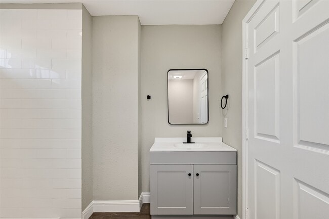 Building Photo - 7437 Bywood St