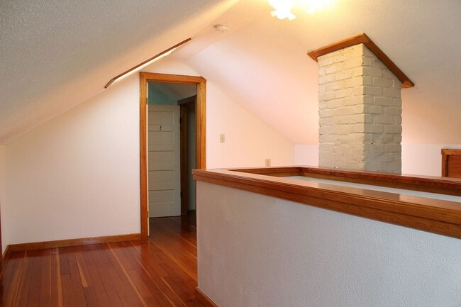 Building Photo - 3006 NE 66th Ave