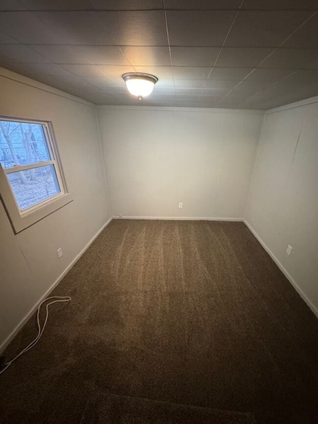 Building Photo - 4917 Webster St