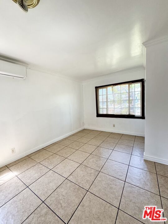 Building Photo - 14702 Studebaker Rd