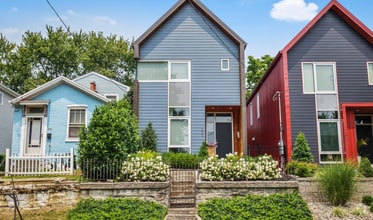 Building Photo - Modern 3 Bed 3 Bath Highlands Home