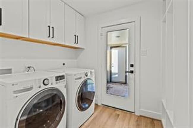 Building Photo - 2114 Eaglerock Dr