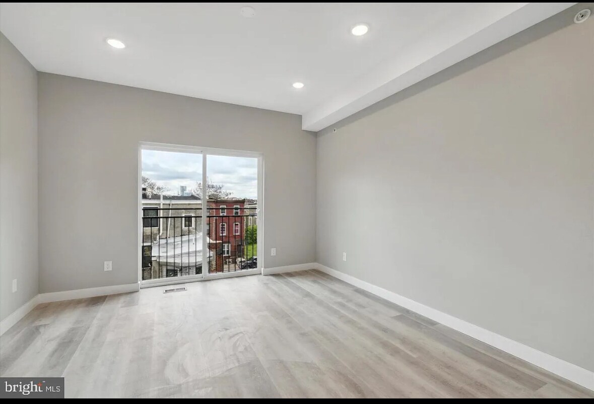 Building Photo - 2424 Nicholas St