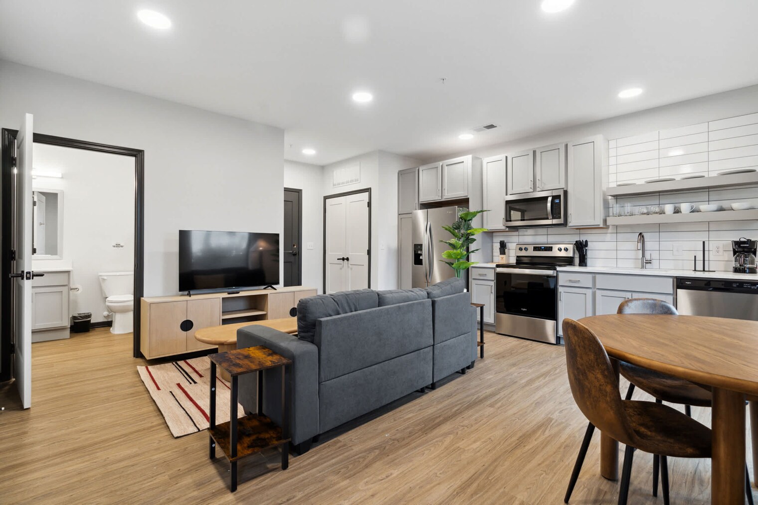 Building Photo - 423 E Michigan St