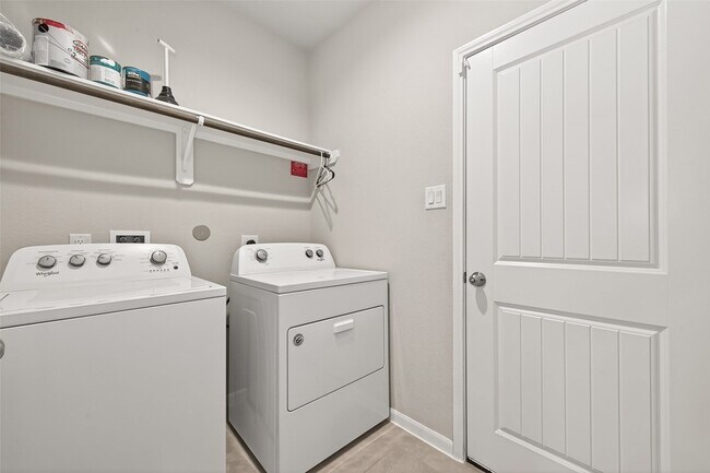 Building Photo - 219 Verde Lake Way