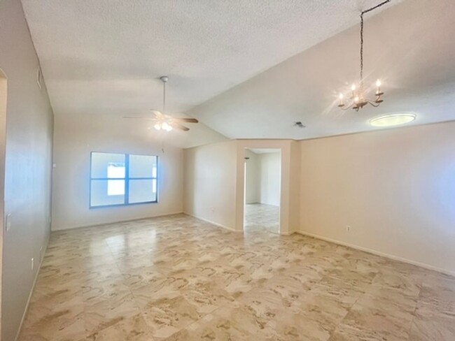 Building Photo - Orlando - 4 Bedroom, 2 Bathroom - $2550.00