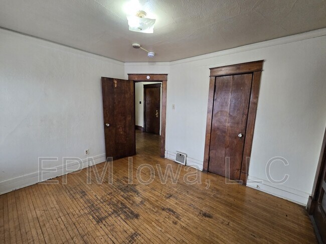 Building Photo - 118 1/2 Harrison Street