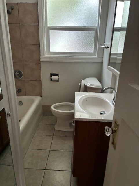 Building Photo - 5914 S Carver St