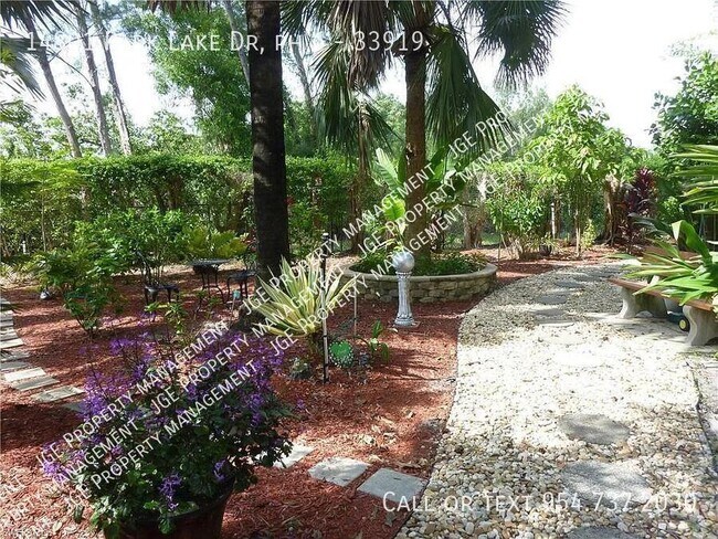 Building Photo - 14801 Park Lake Dr