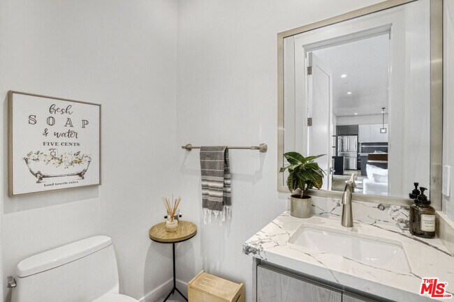 Building Photo - 4852 Seldner St E