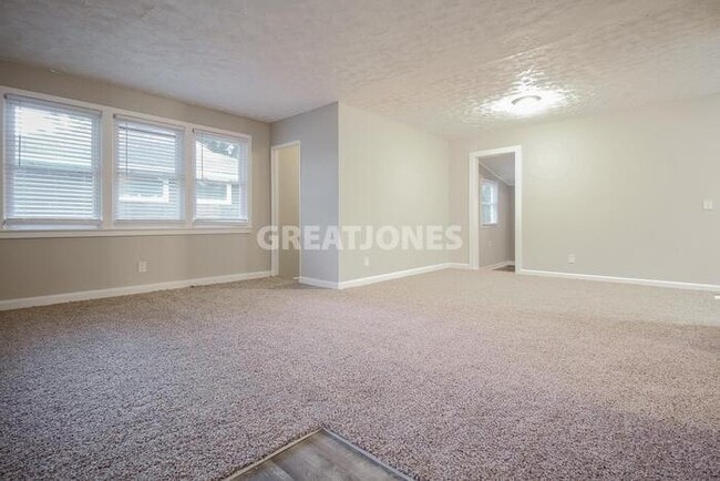 Building Photo - 416 Crescent Ave