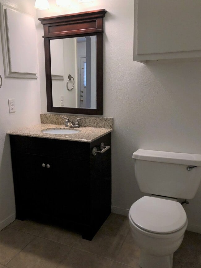 Building Photo - Pre-Lease Opportunity: 2 Bedroom, 2 Bathroom Duplex