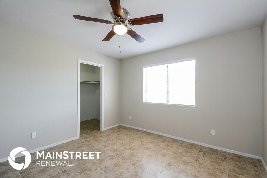 Building Photo - 1919 W Calle Guadalajara