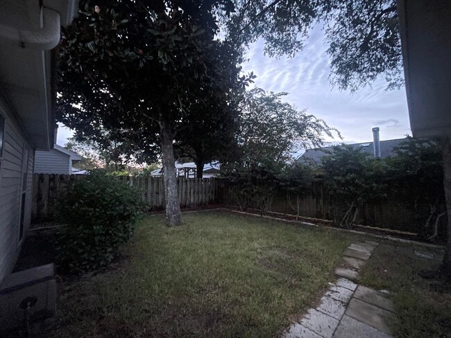 Building Photo - 162 Meadowbrook Ct