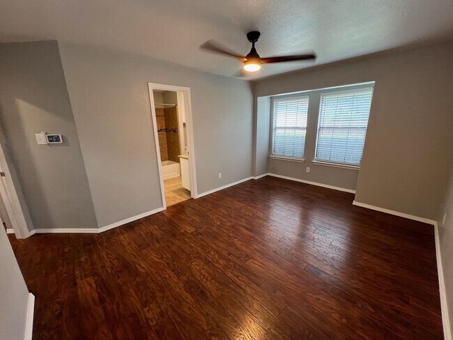 Building Photo - COMING SOON, JANUARY 10TH:  Beautifully Remodeled 3/2/2 Home, Generously updated Smart Home - For...