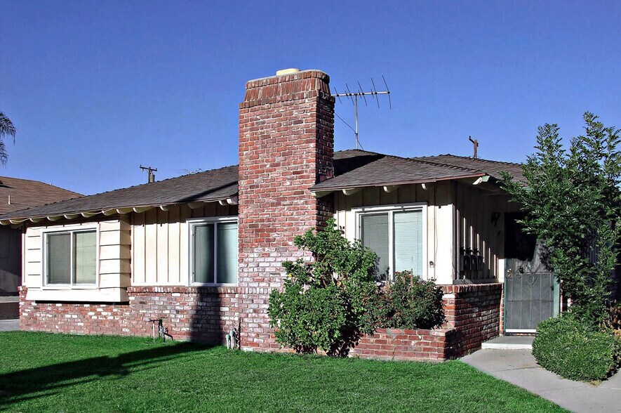 Primary Photo - 650 Ridgeway Ln