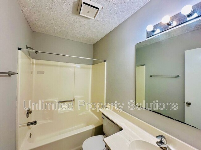 Building Photo - 207 Sunn Aire Ct