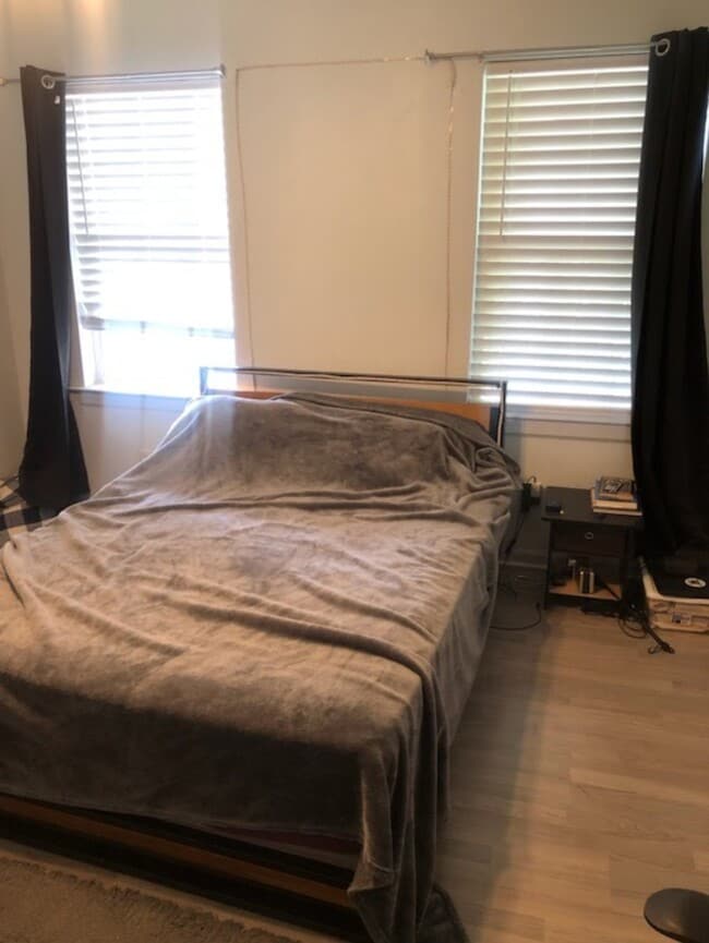 Building Photo - 310 W 33rd St