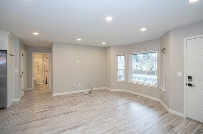 Building Photo - Spacious 3-Bedroom Home with Deck & Fenced Yard