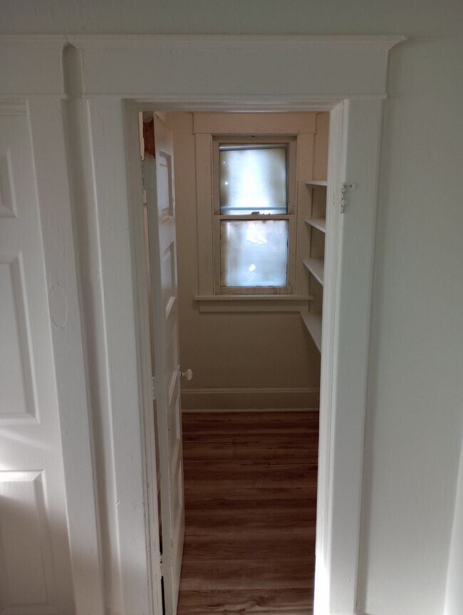 Building Photo - 615 Rebecca St