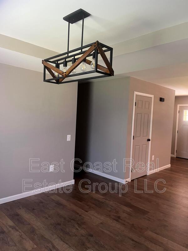 Building Photo - 18061 Crampton Ln