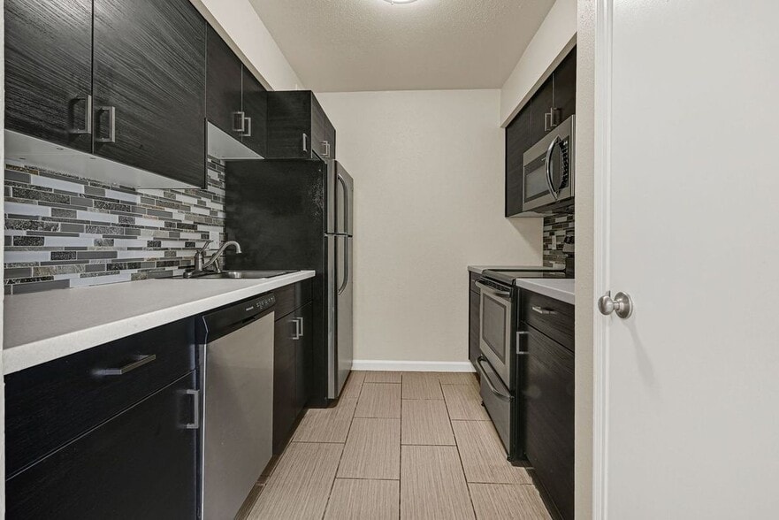 Building Photo - 1817 Commonwealth St