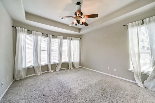 Building Photo - 6207 Holly Oaks Court