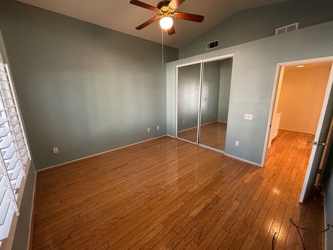 Building Photo - Charming one story home in Mission Village Gated Community