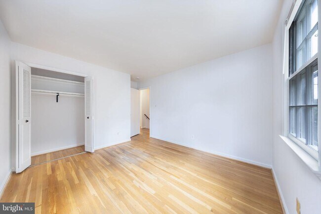 Building Photo - 615 Smallwood Rd