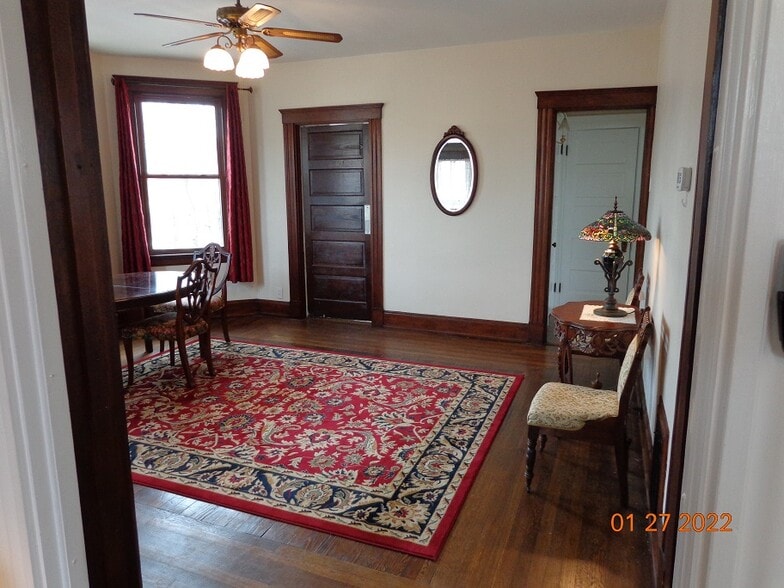 Spacious DR. - 3003 Junietta Ave